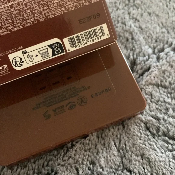 ABH Mini Sultry Eyeshadow Palette - Picture 9 of 9